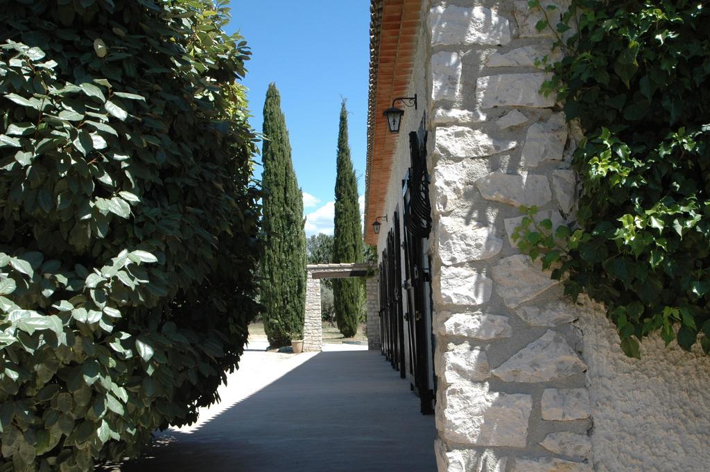 Bed and Breakfast Les Mazets Du Luberon Puget Екстер'єр фото
